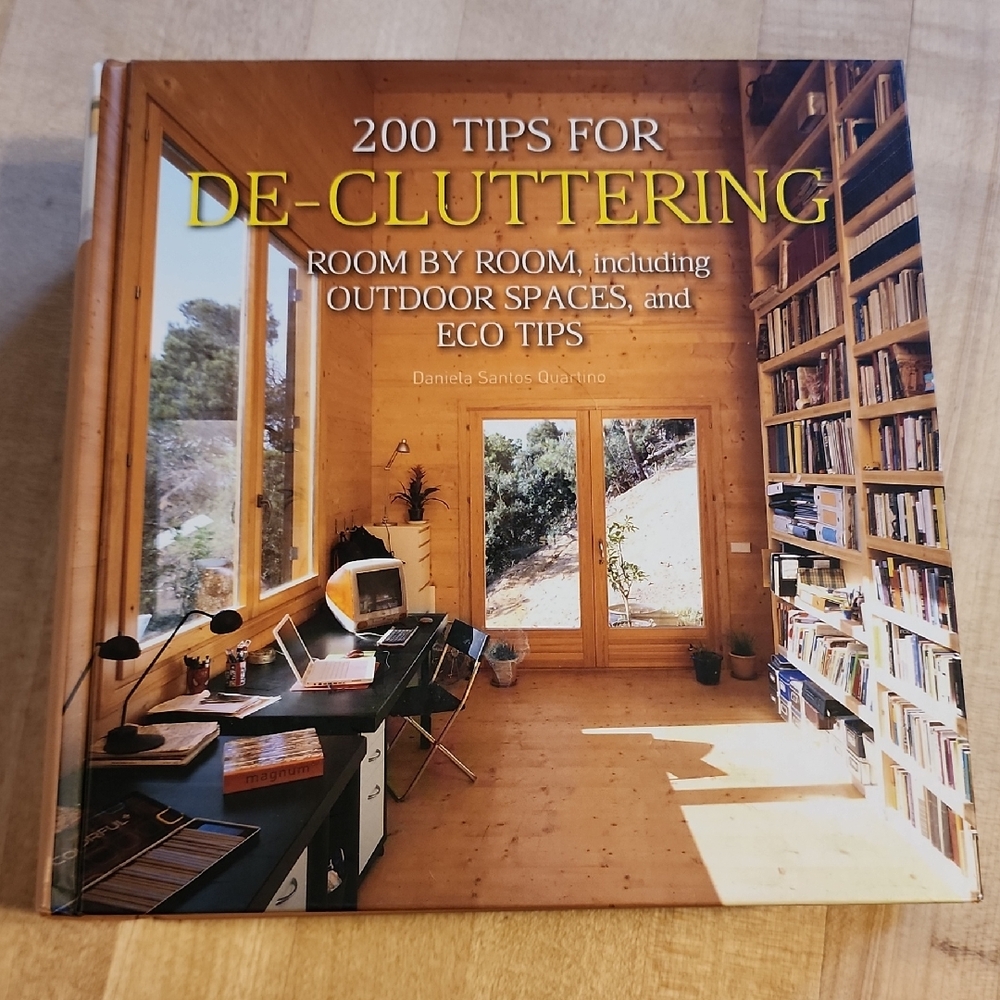 200 Tips for De-Cluttering Book- Great Condotion